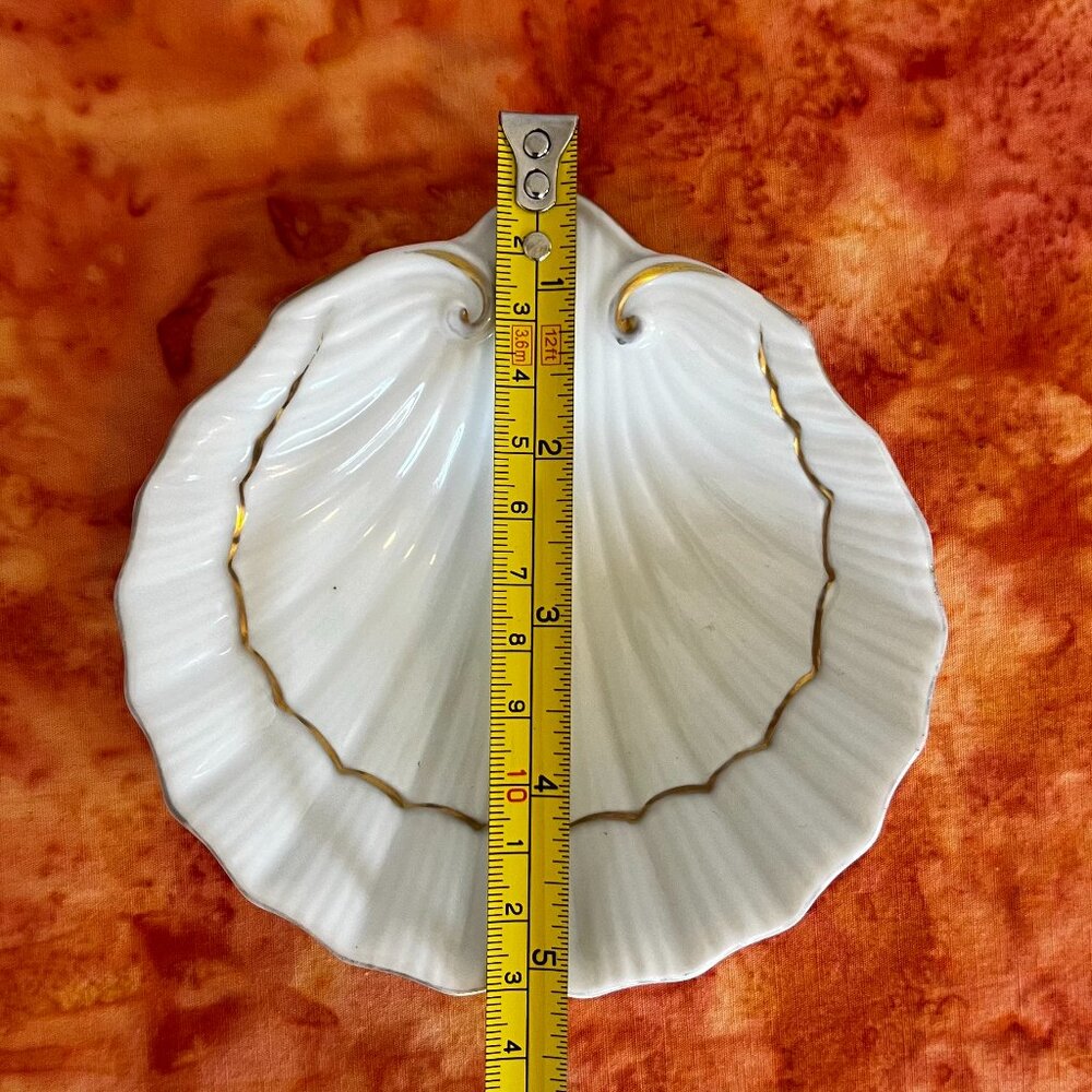 Vintage White and Gold Porcelain Sea Shell Dish - Number Marking 9646 - Picture 6 of 6